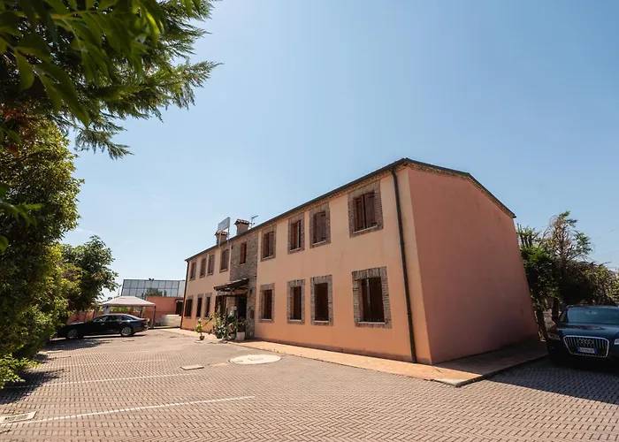 Hotel Le Corti Ferrara